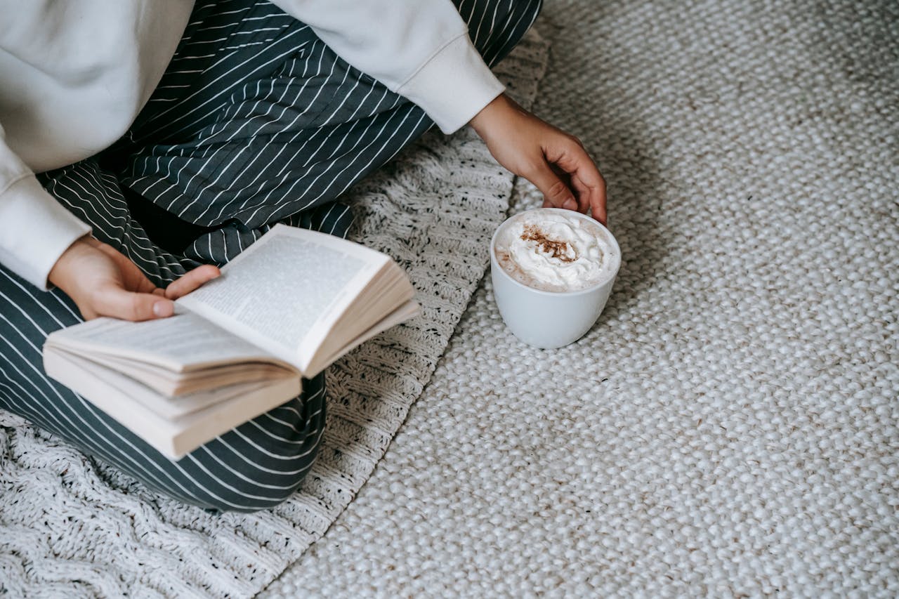 Weekendrituelen boeken, koffie en digitaal entertainment