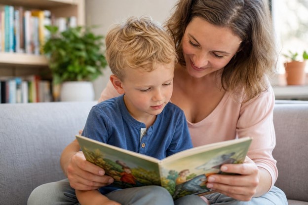 Maak van lezen een feest met deze boekentips voor jonge kinderen